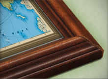 Карта в деревянной рамке